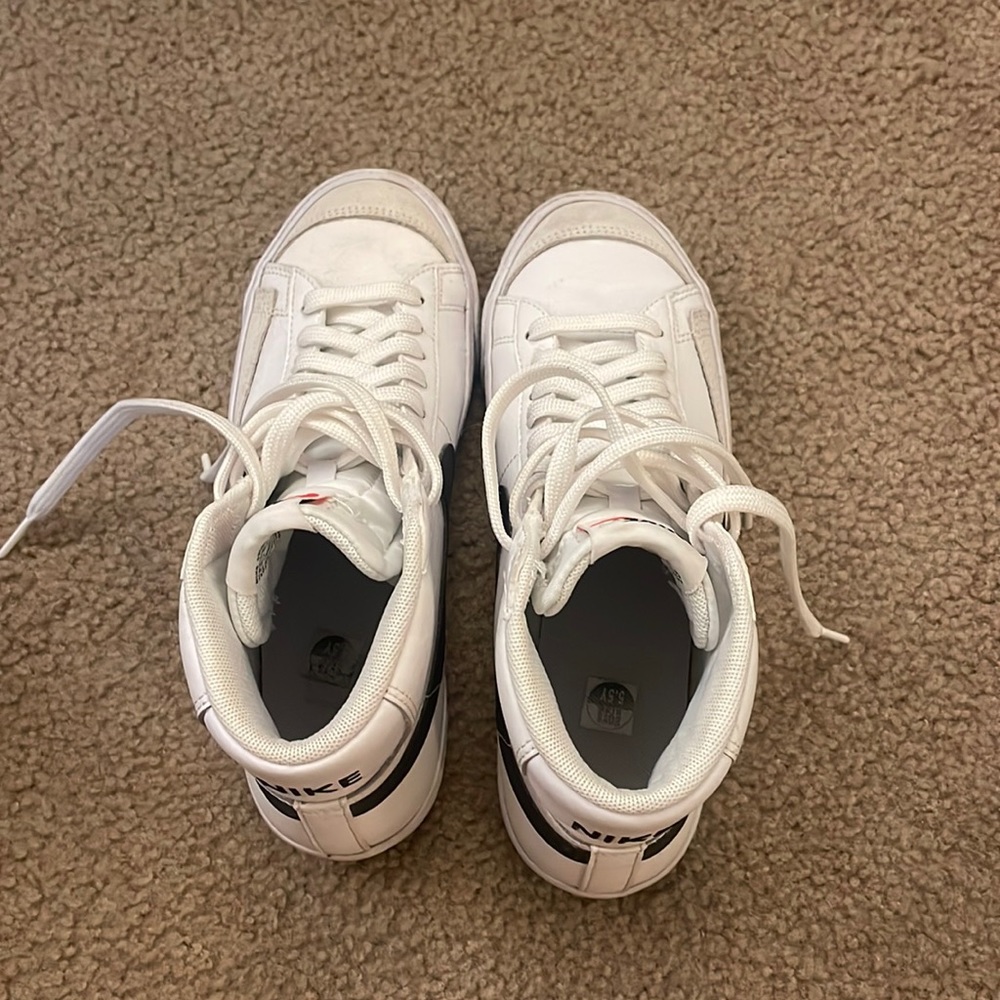 white nike blazers size 7W